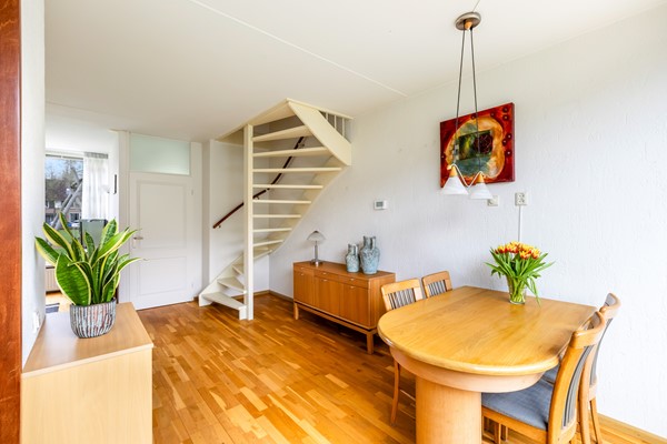 Foto - Te koop: tussenwoning gelegen aan groenvoorziening